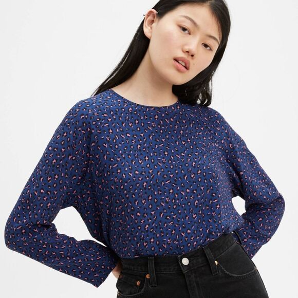 Levi's leopard blue relaxed fit blouse size S - Picture 1 of 9